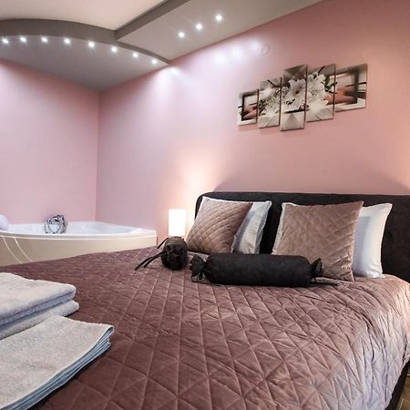 Room Jacuzzi “Athena” Szabadka Kültér fotó
