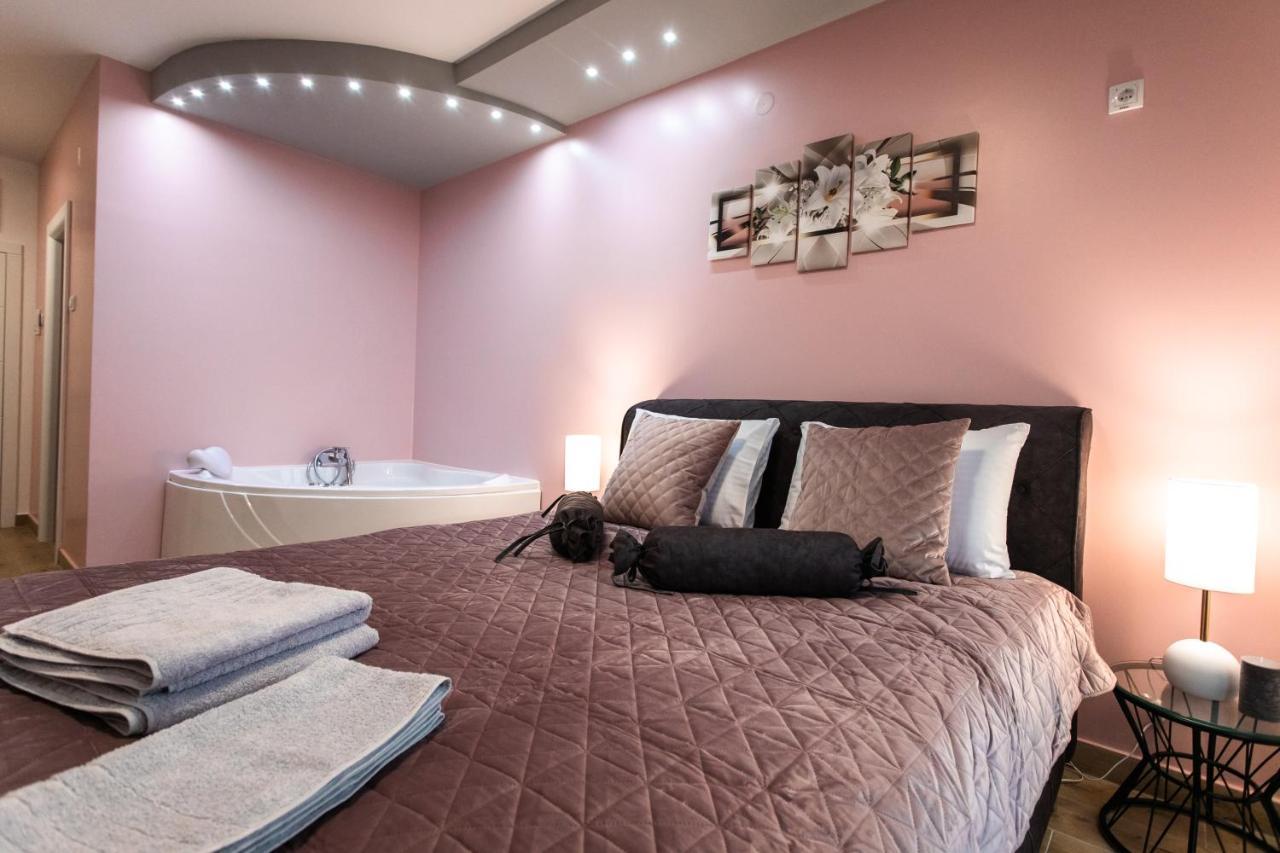 Room Jacuzzi “Athena” Szabadka Kültér fotó