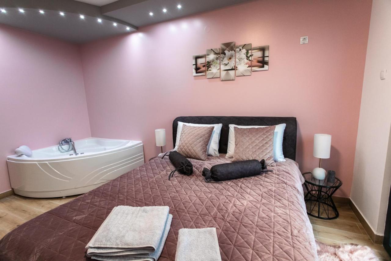 Room Jacuzzi “Athena” Szabadka Kültér fotó