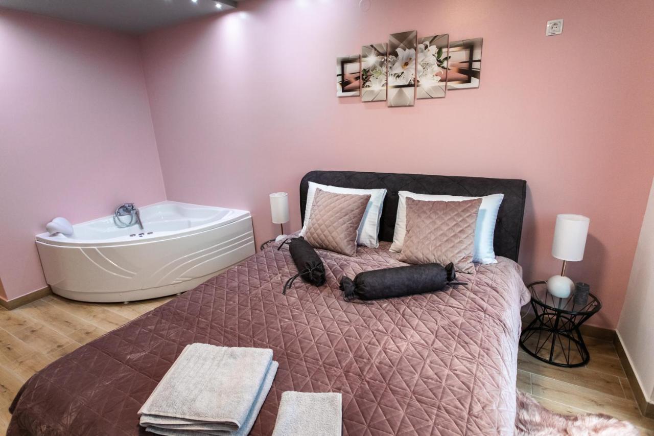 Room Jacuzzi “Athena” Szabadka Kültér fotó
